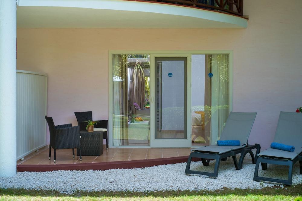 Natura Park Beach & Spa Eco Resort Punta Cana Exterior photo A balcony at a hotel